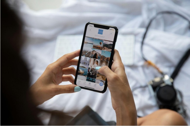 Reducing Scrolling Behaviors on Social Media